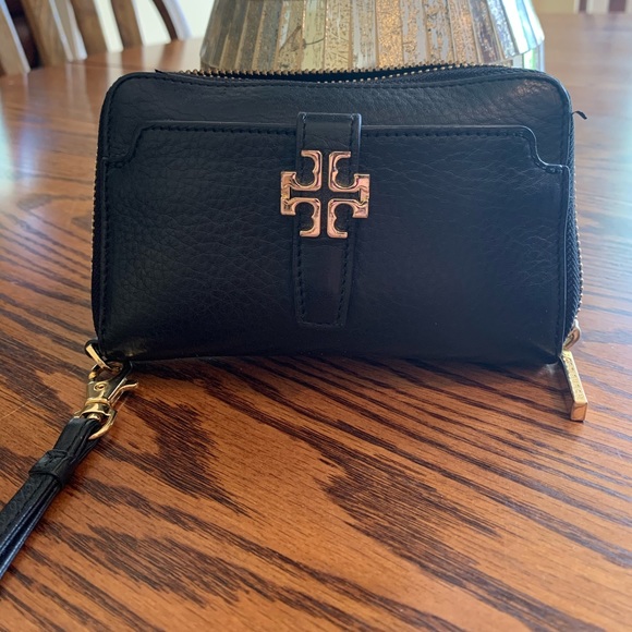 Tory Burch Handbags - Tory Burch Wallet